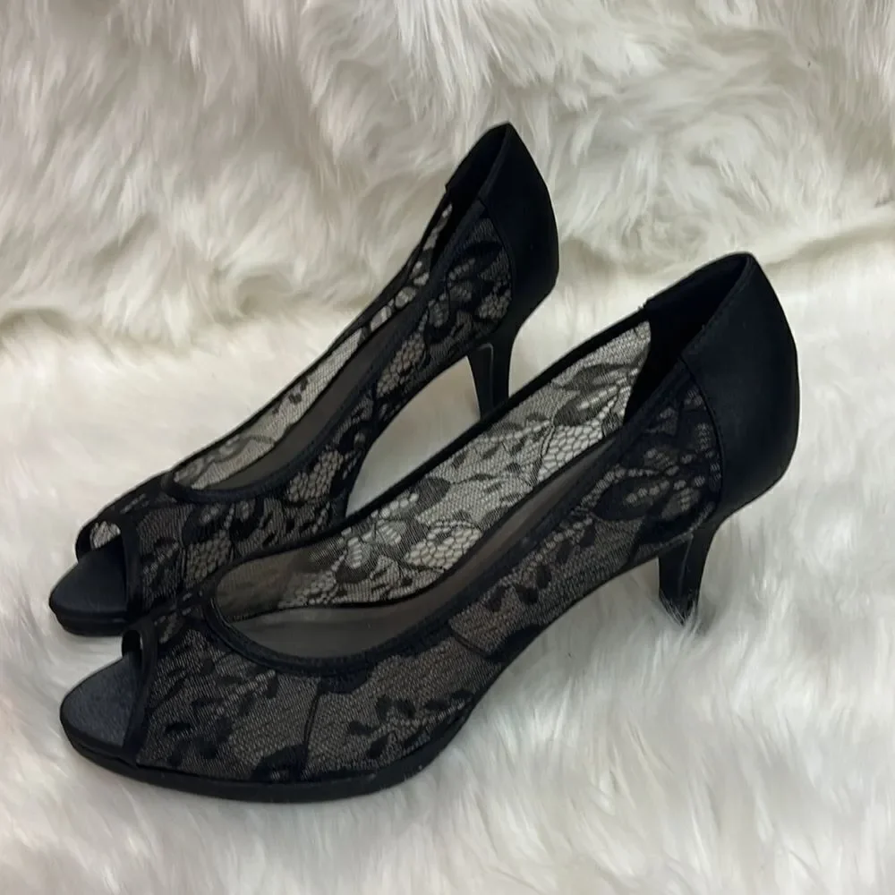 Kelly &‎ Katie Lace Peep Toe Heels Size 10 B-24